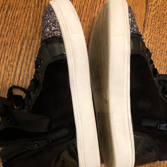 Used little girl sneaker - Picture 2 of 8